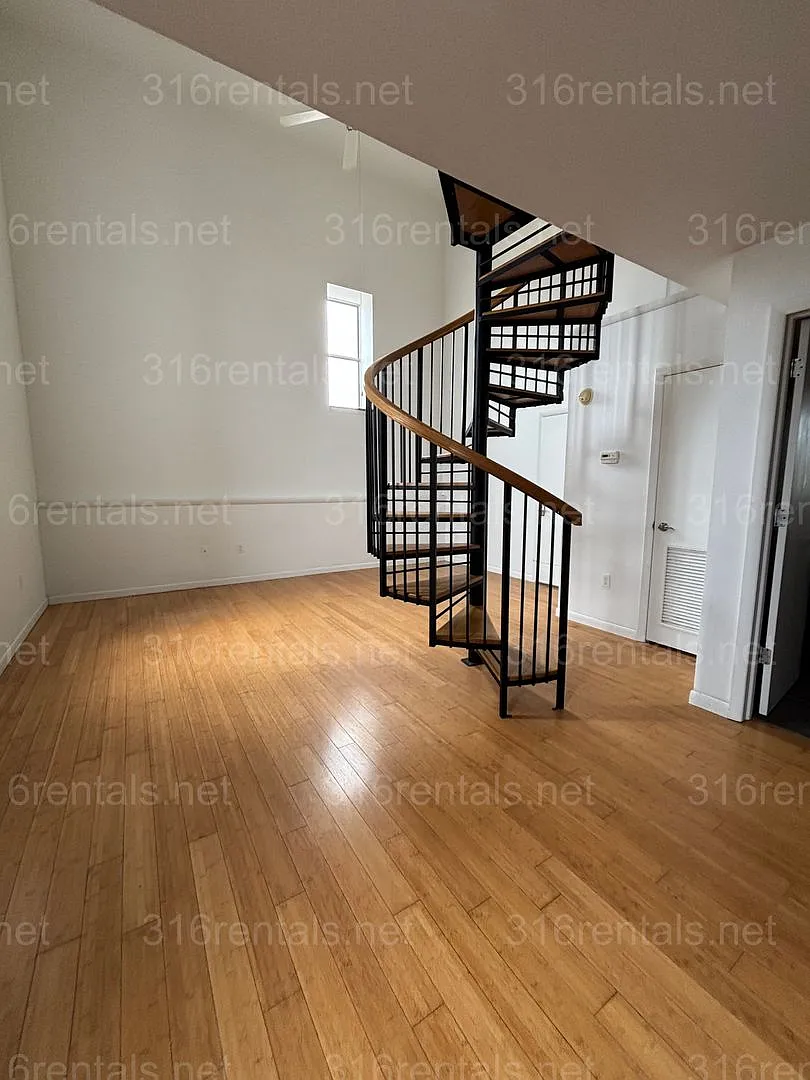 Opera House Apartments — Photo 1