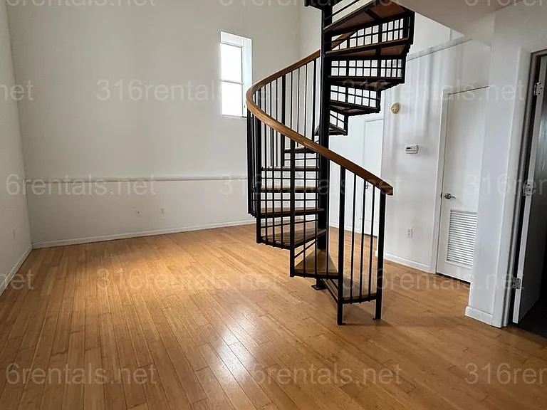 Opera House Apartments — Photo 1