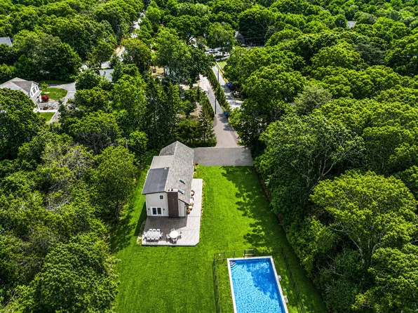 80 Springville Rd #A, Hampton Bays, NY 11946