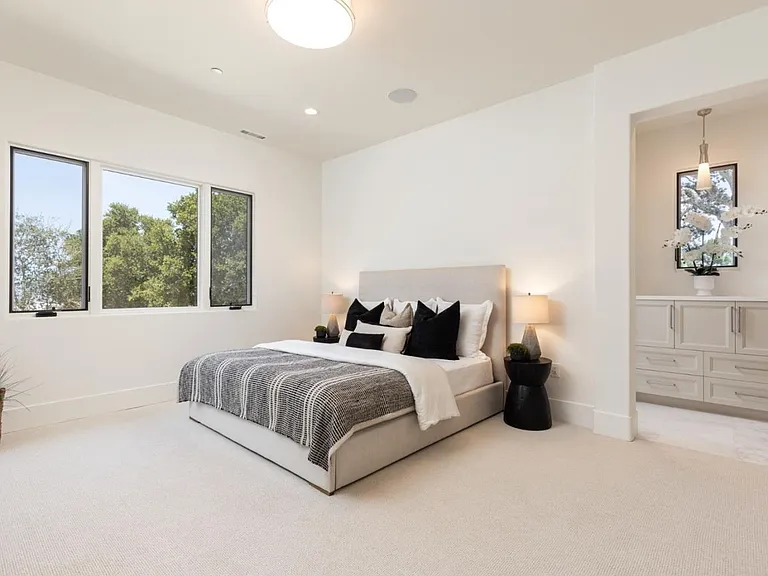 8220 Manjares — Photo 30