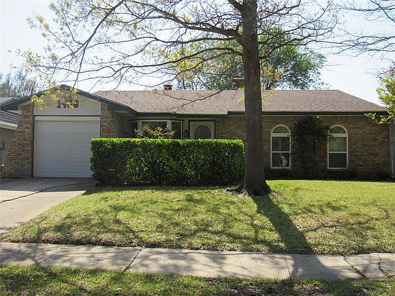 2nd image of 1406 Lavendale Ln