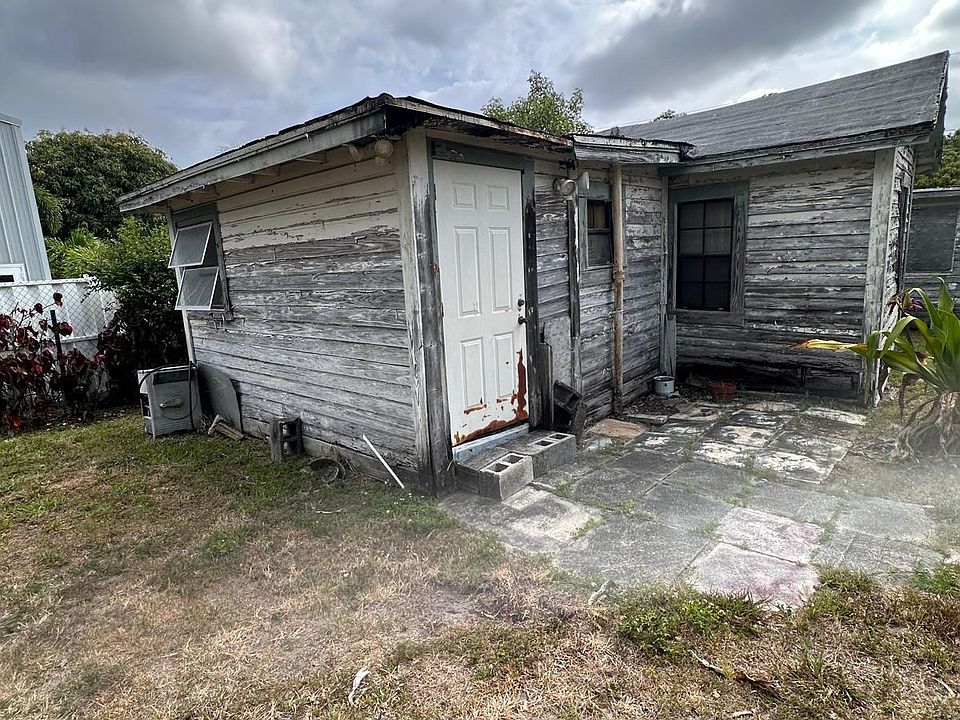 1st image of 4211 NE 8 Avenue