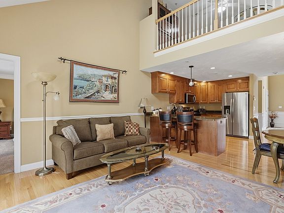 4th image of 6 Ashton Ln Unit 6