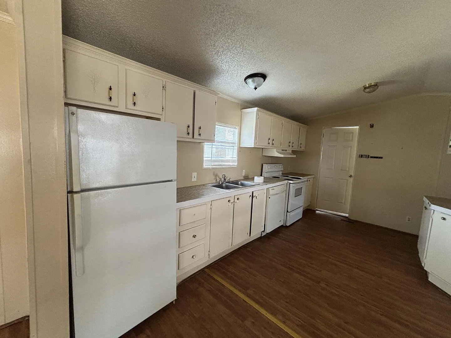 22811 Ford Rd - 16 — Photo 2