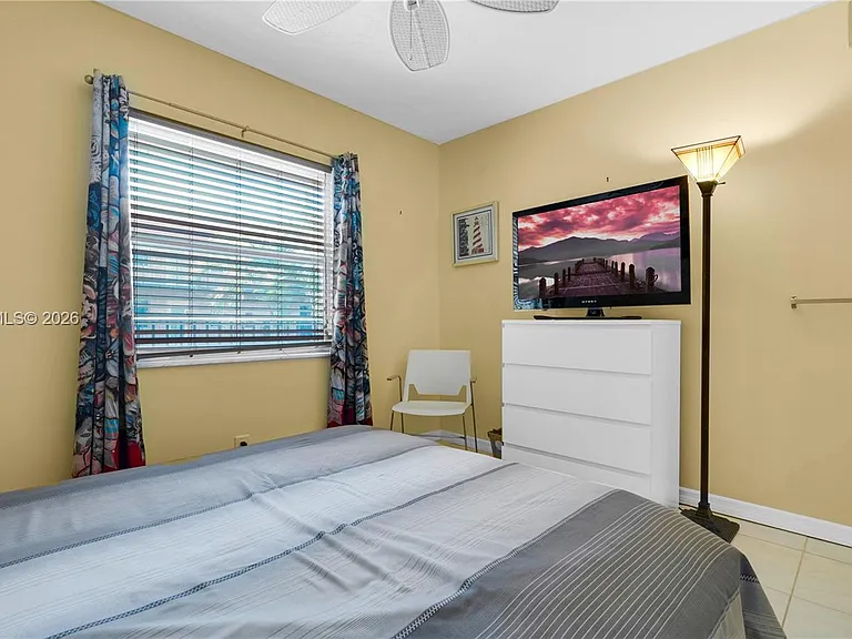 2861 Somerset Dr #301 — Photo 16