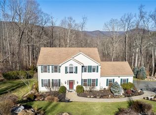 8 Northern View Dr, New Milford, CT 06776