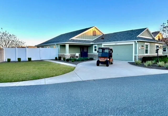 3425 Leelanau Ct — Photo 1
