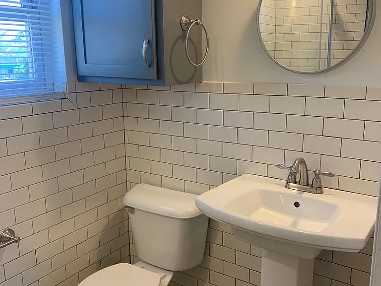 Windsor Court Apartments — Photo 20
