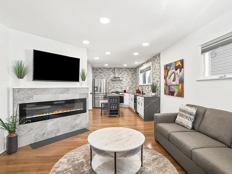 2305 SE Hawthorne Blvd #B — Photo 10