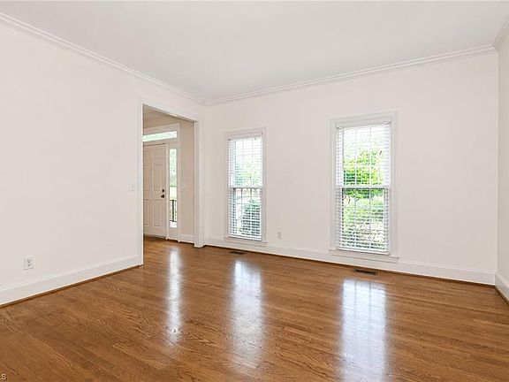 4th image of 2713 Saint Andrews Ct