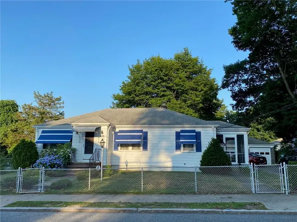 847 River Ave, Providence, RI 02908