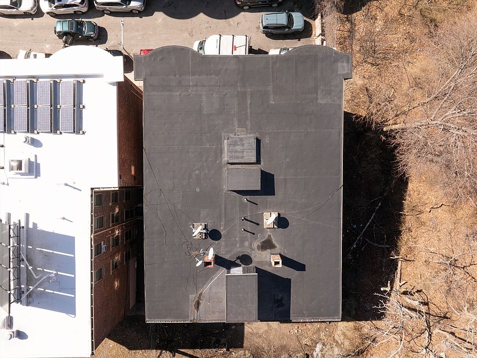 Building Photo 3