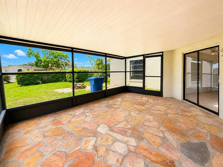 5104 Springwater Ct — Photo 3