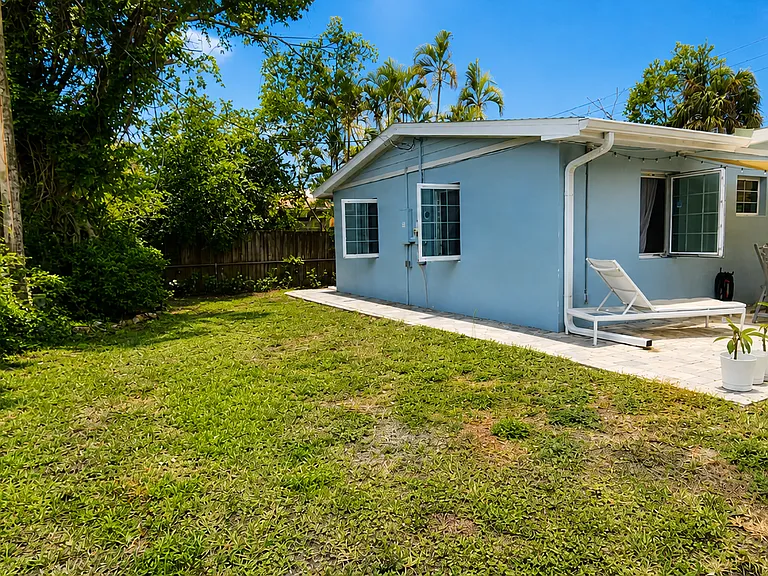 3949 Maxine St — Photo 5