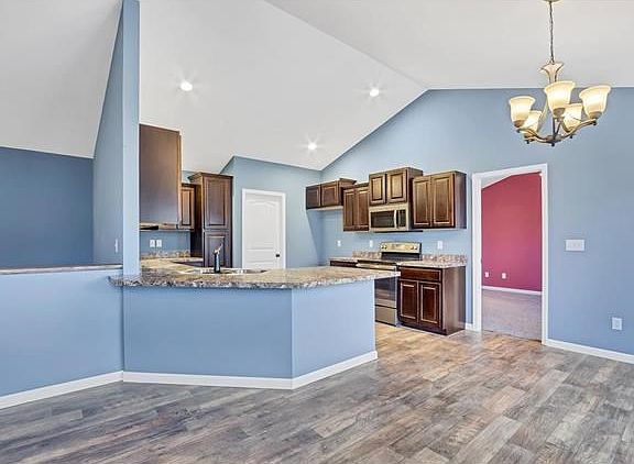 5th image of 80 Kensington Palace Dr