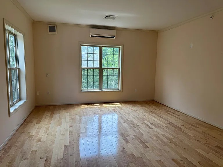 85 S Main St #11 — Photo 3