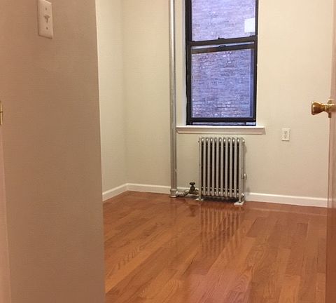 3rd image of 210 Thompson St APT 5DN