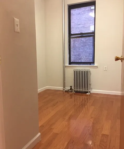 210 Thompson St #5DN — Photo 3