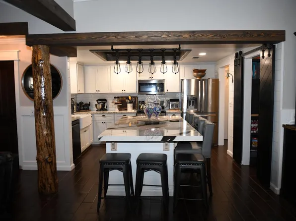 2411 Driftwood Dr, Madera, CA 93637