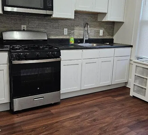 911 Washington Ave #2 — Photo 5
