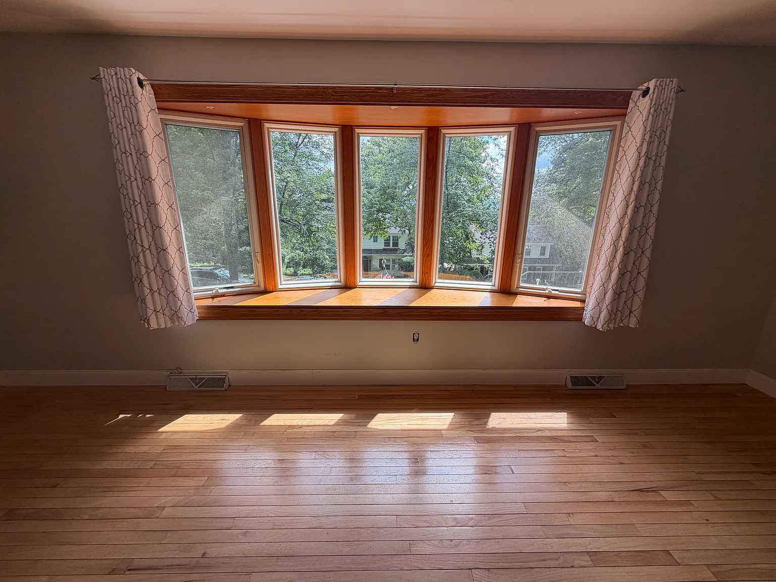 3 bed, 2.5 bath, 1404 sqft, $2,495 — Photo 4