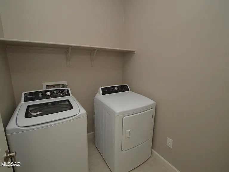 12175 E Metz Dr — Photo 11