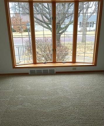 3rd image of 240 Monterey Dr