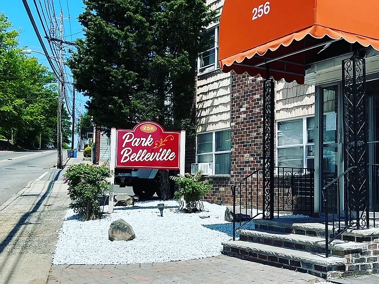 256 Belleville Ave #C2 — Photo 3