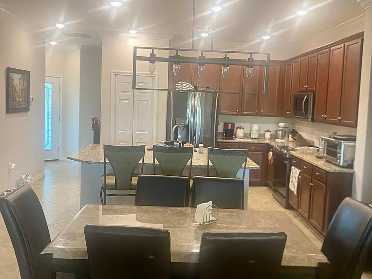9121 Glenforest Dr — Photo 3