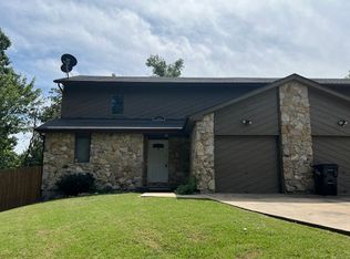 201-203 Briarcrest Ct, Columbia, MO 65203