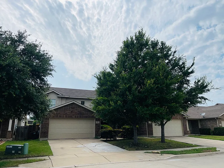 7561 Lazy Spur Blvd — Photo 1