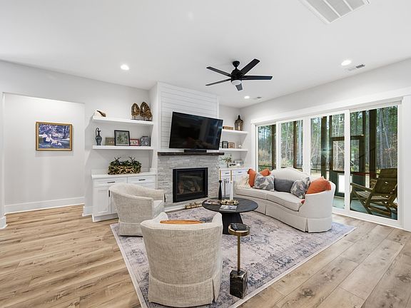 4th image of 150 Stewart Landing Dr