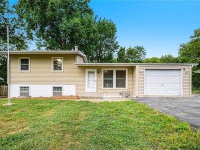 912 S Main St, Liberty, MO, 64068