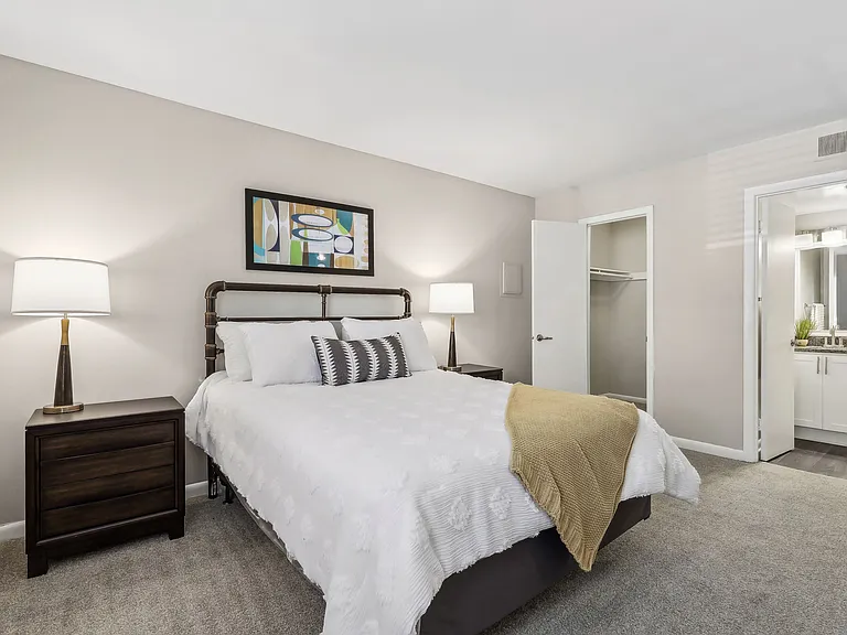 Woodshire Apartments — Photo 6