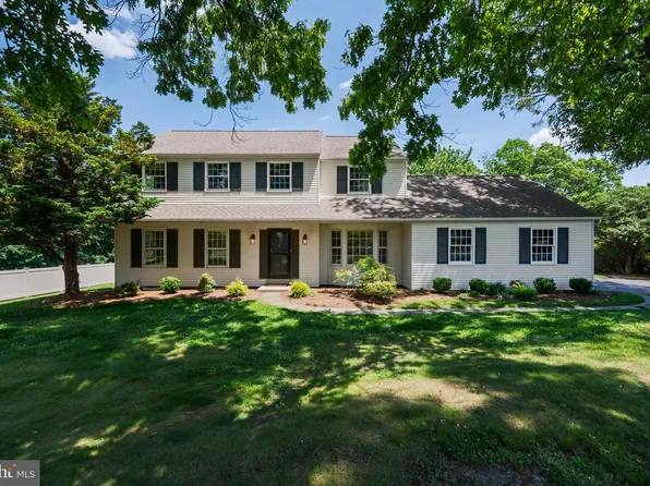 21 Collegeview Dr, Malvern, PA 19355