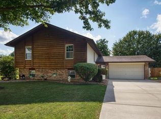 320 Morningside Dr, Saint Peters, MO
