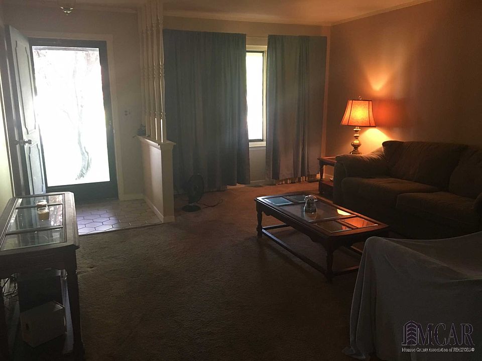 1st image of 10542 Continental Dr