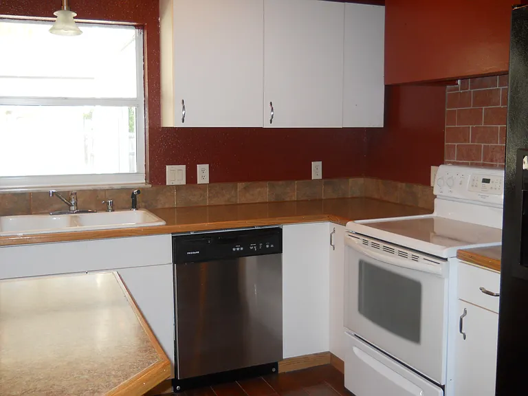 4354 Sunburst Ave — Photo 8
