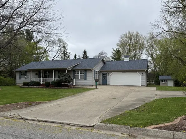 727 Allen St, Caro, MI 48723