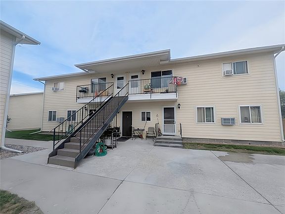 2nd image of 2465 2nd St