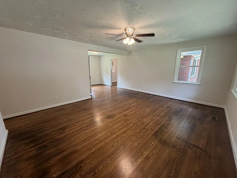1221 Burlington Rd — Photo 9