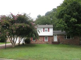 118 Essex Rd, Colonial Heights, VA 23834