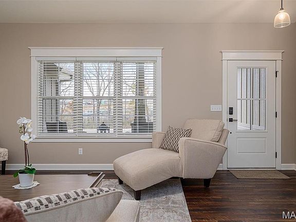 5th image of 119 Stone Ledge Dr