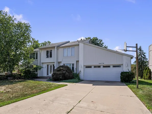 5474 Maple Leaf Ct, West Bloomfield, MI 48322
