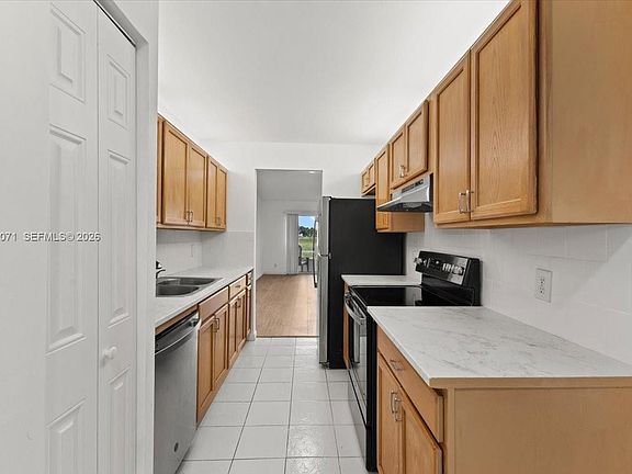 4th image of 12701 SW 13th St APT 113F