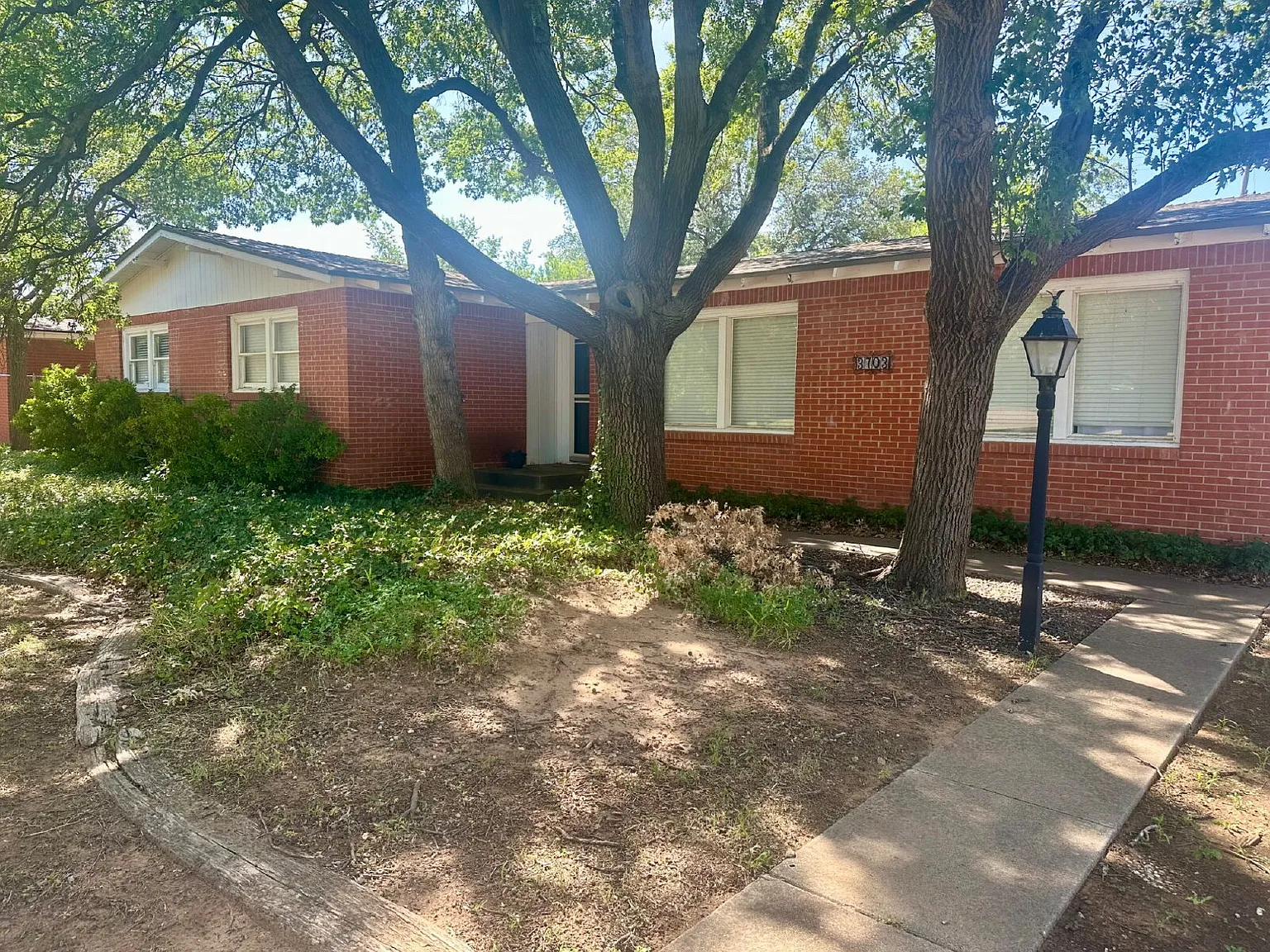 4 bed, 3.0 bath, 3148 sqft, $2,200 — Photo 3