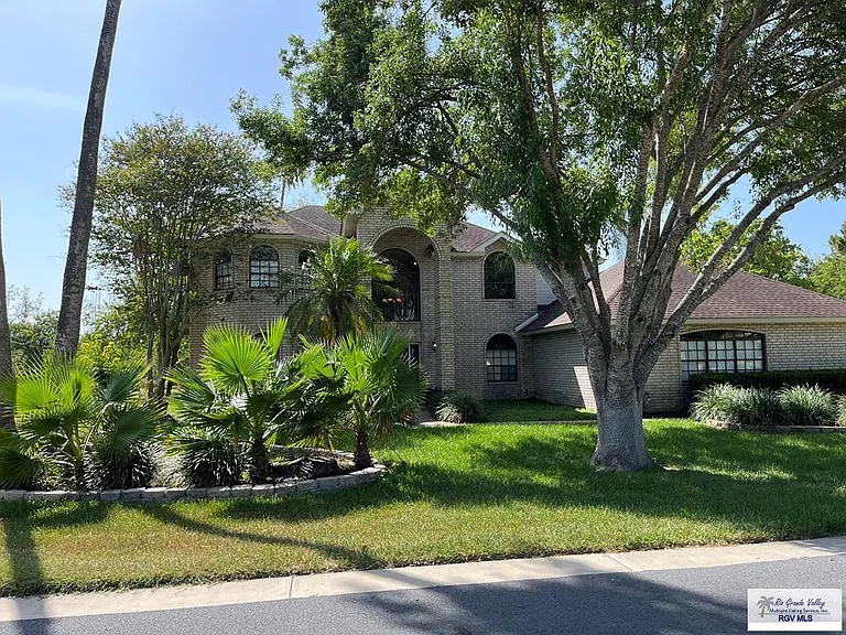 901 Morelos Ave — Photo 1