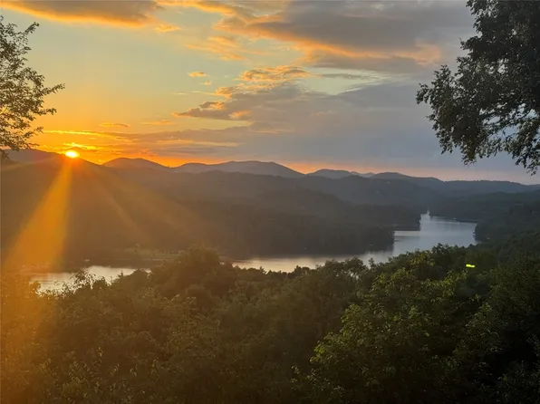 57 Loch Drive, Glenville, NC 28736