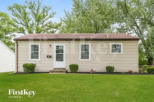 42 Mercury Dr Photo 1