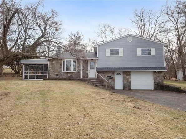 474 Mount Airy Rd, New Windsor, NY 12553